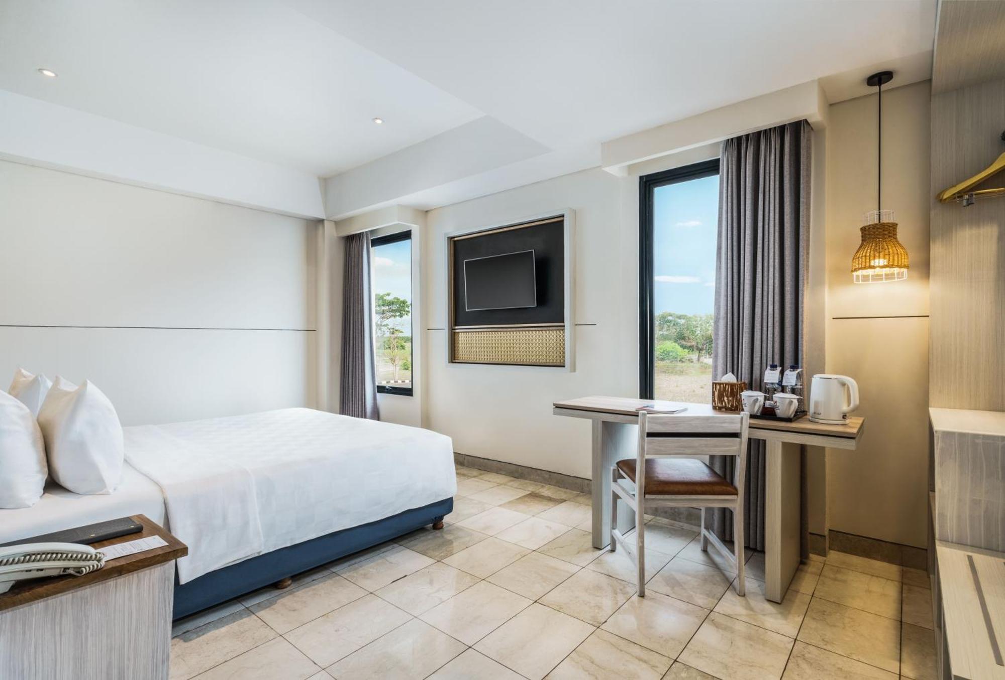 Swiss-Belcourt Lombok Otel Praya Dış mekan fotoğraf