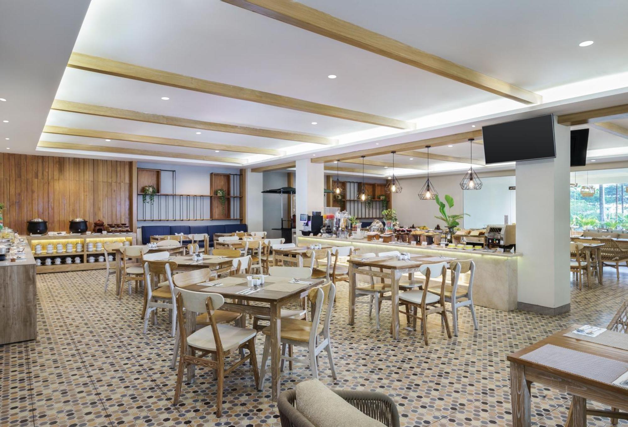 Swiss-Belcourt Lombok Otel Praya Dış mekan fotoğraf