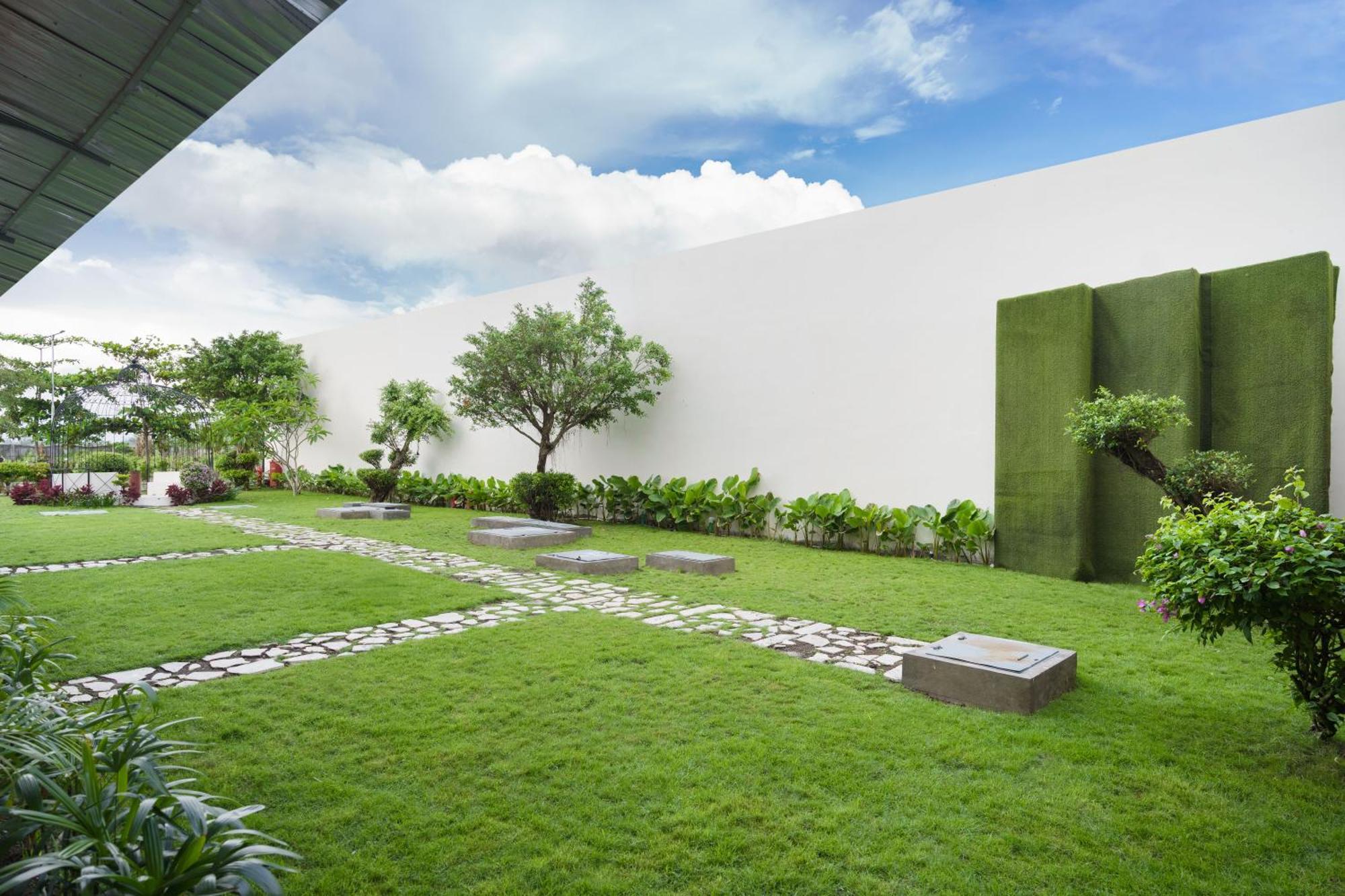 Swiss-Belcourt Lombok Otel Praya Dış mekan fotoğraf