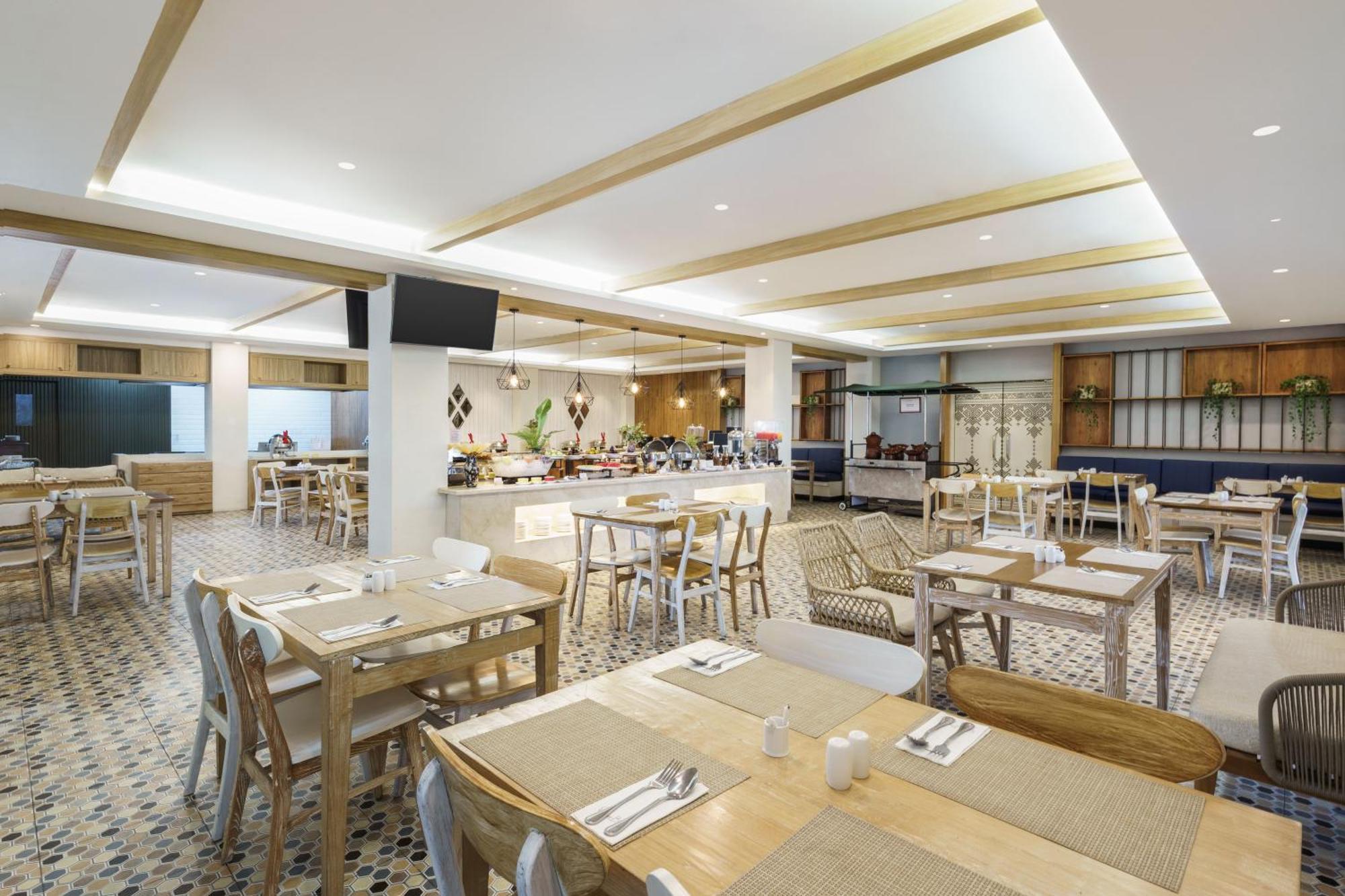Swiss-Belcourt Lombok Otel Praya Dış mekan fotoğraf