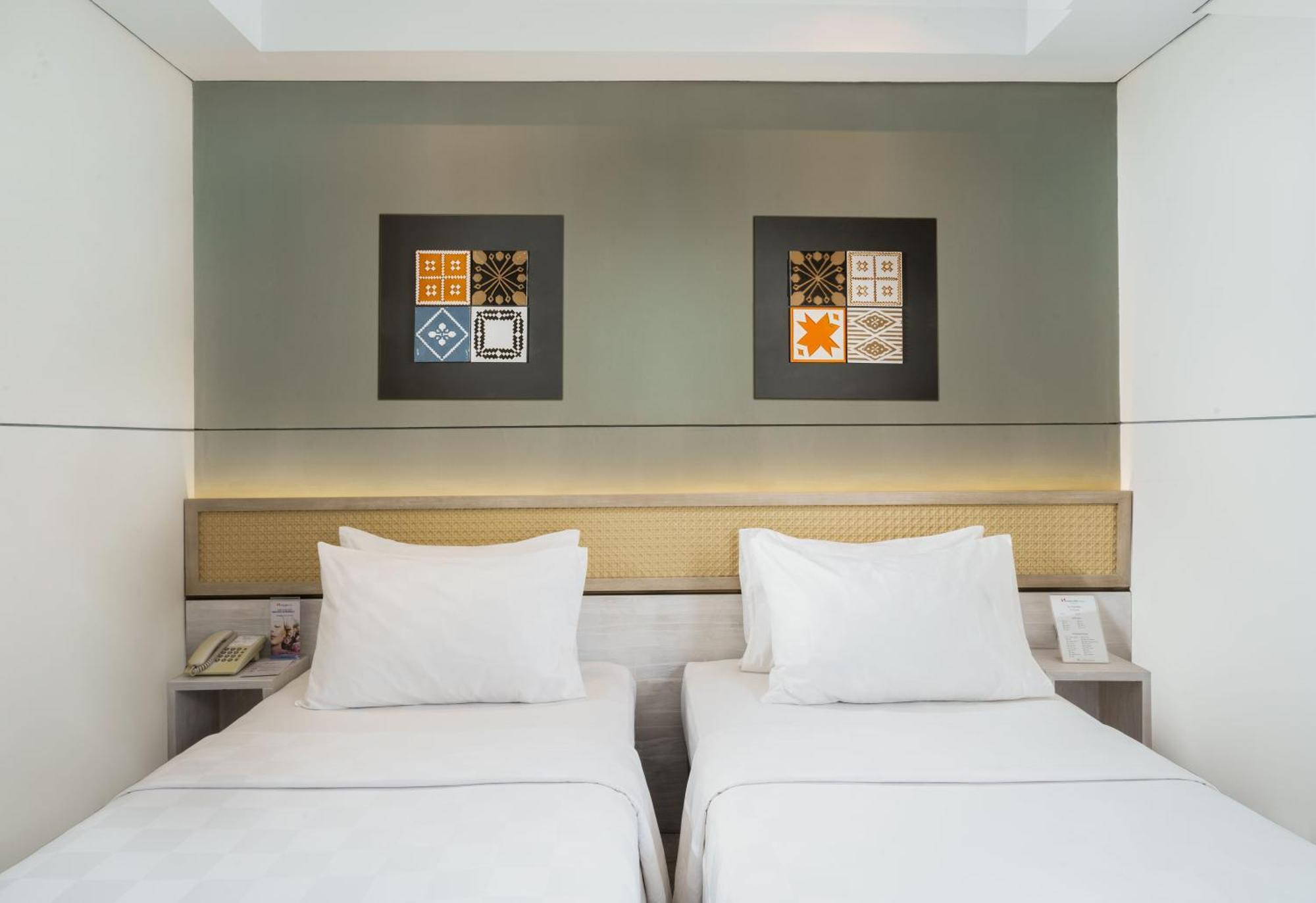 Swiss-Belcourt Lombok Otel Praya Dış mekan fotoğraf