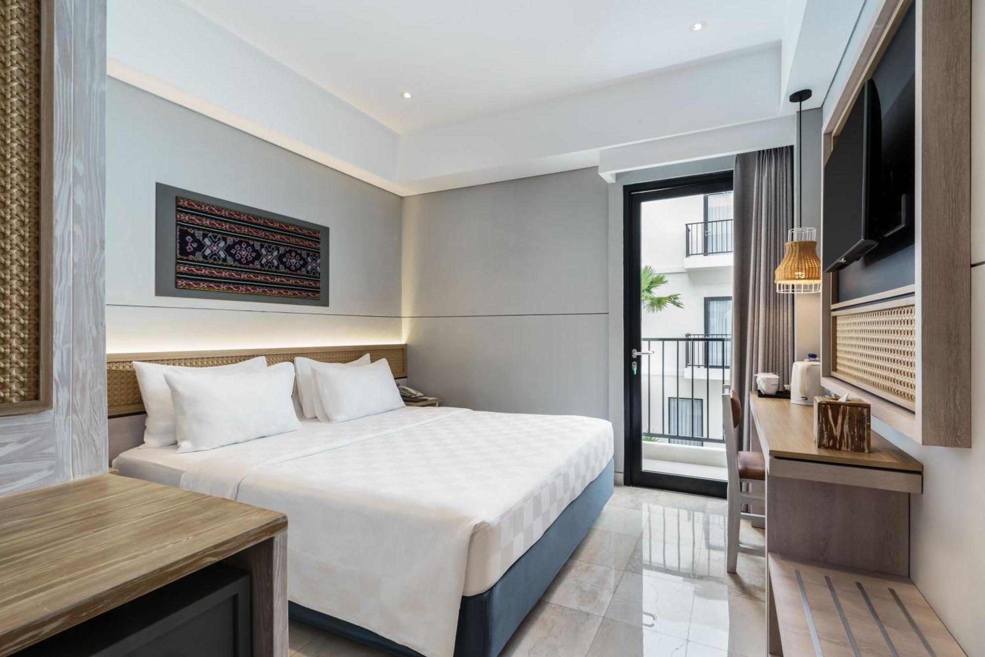 Swiss-Belcourt Lombok Otel Praya Dış mekan fotoğraf