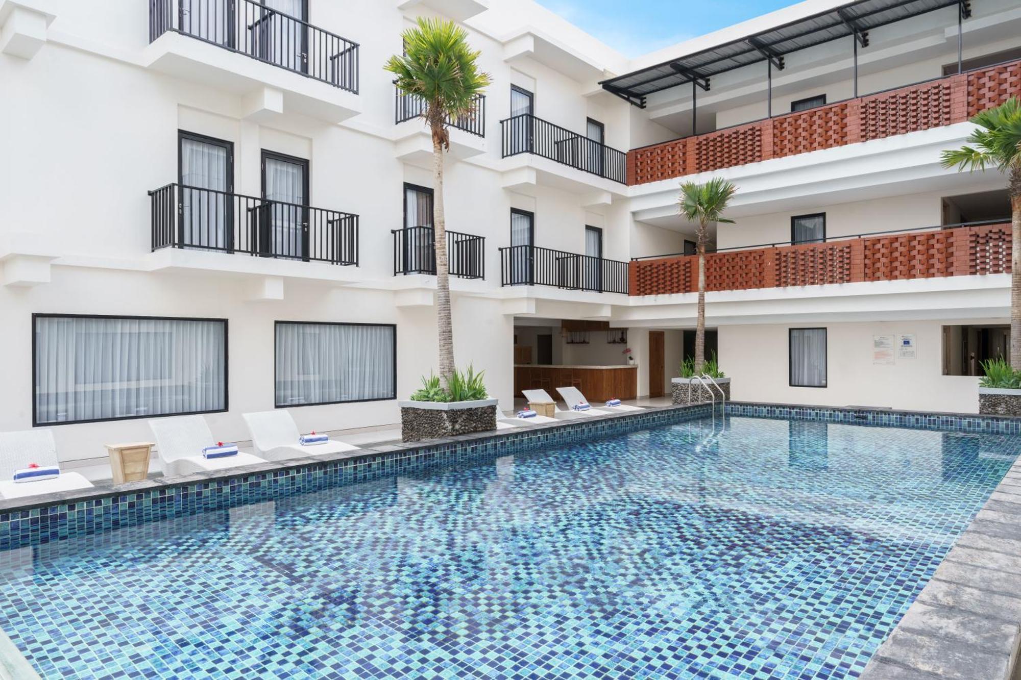 Swiss-Belcourt Lombok Otel Praya Dış mekan fotoğraf