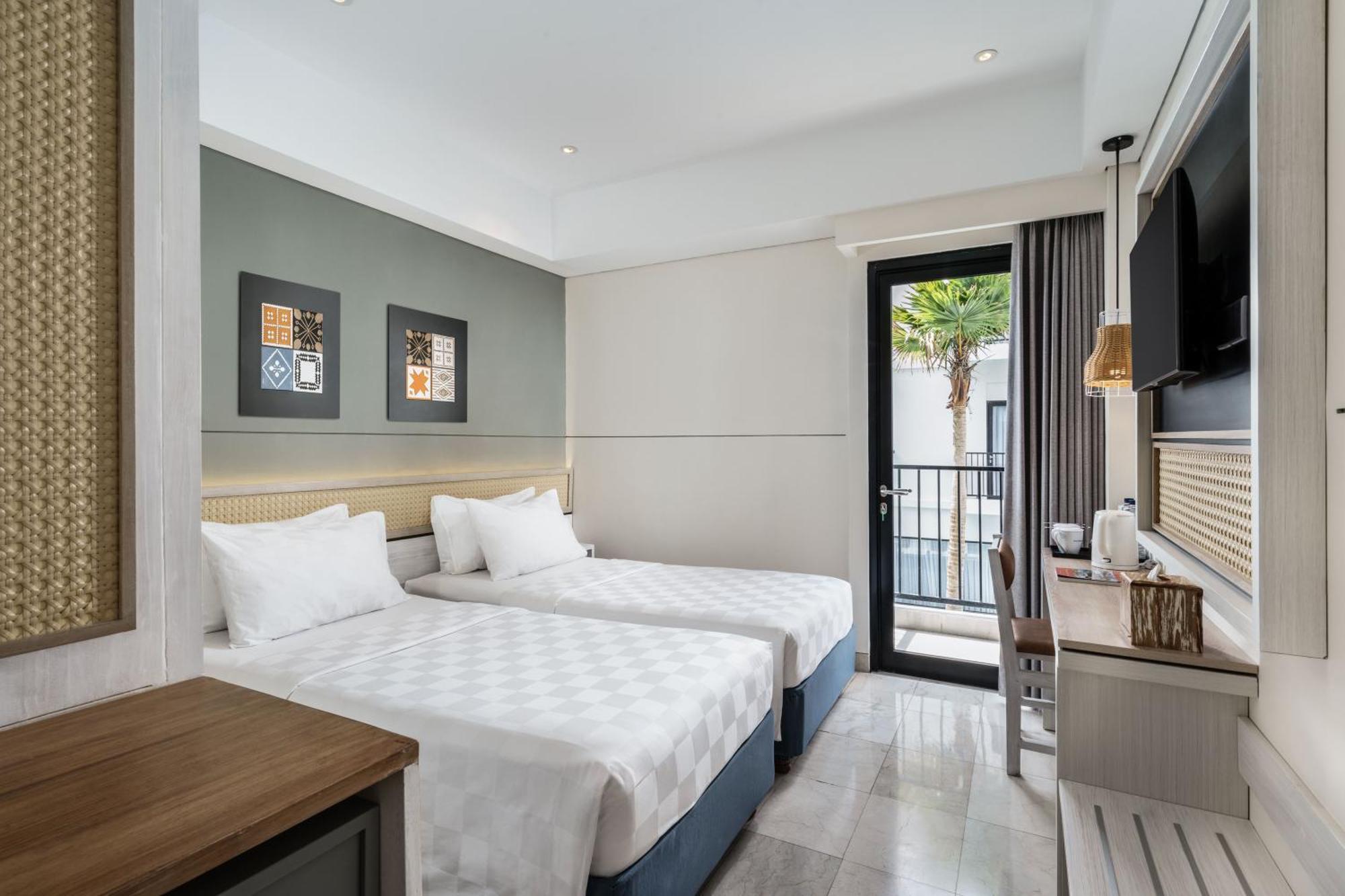 Swiss-Belcourt Lombok Otel Praya Dış mekan fotoğraf