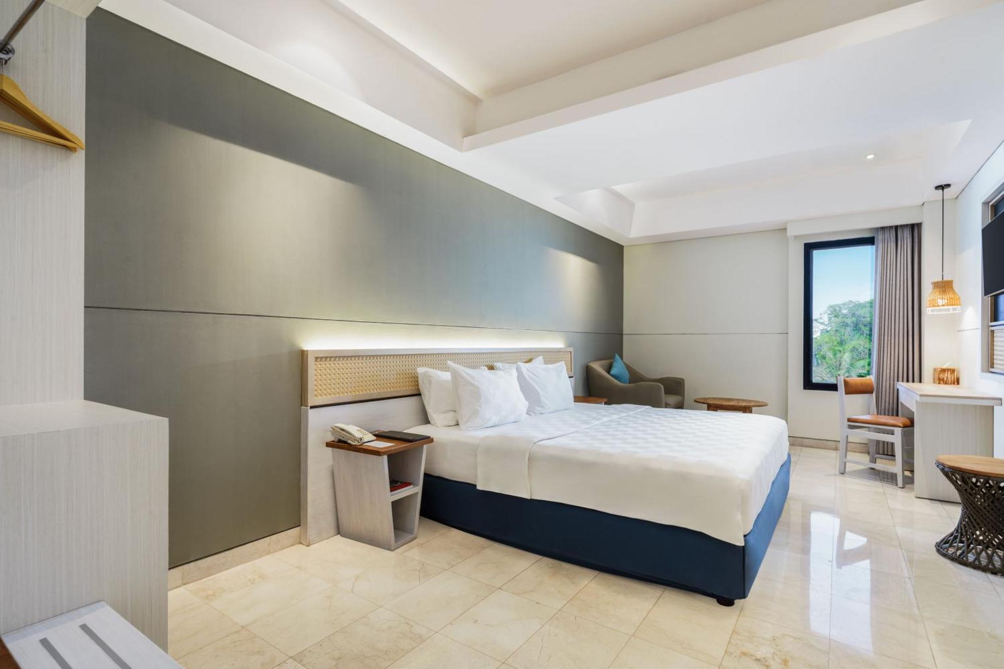 Swiss-Belcourt Lombok Otel Praya Dış mekan fotoğraf