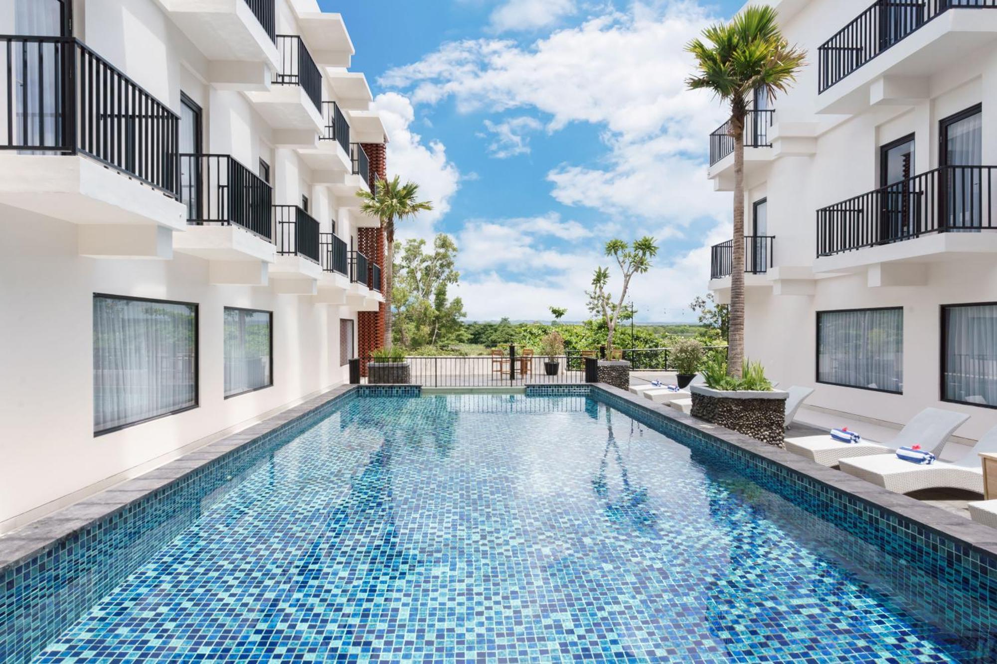 Swiss-Belcourt Lombok Otel Praya Dış mekan fotoğraf